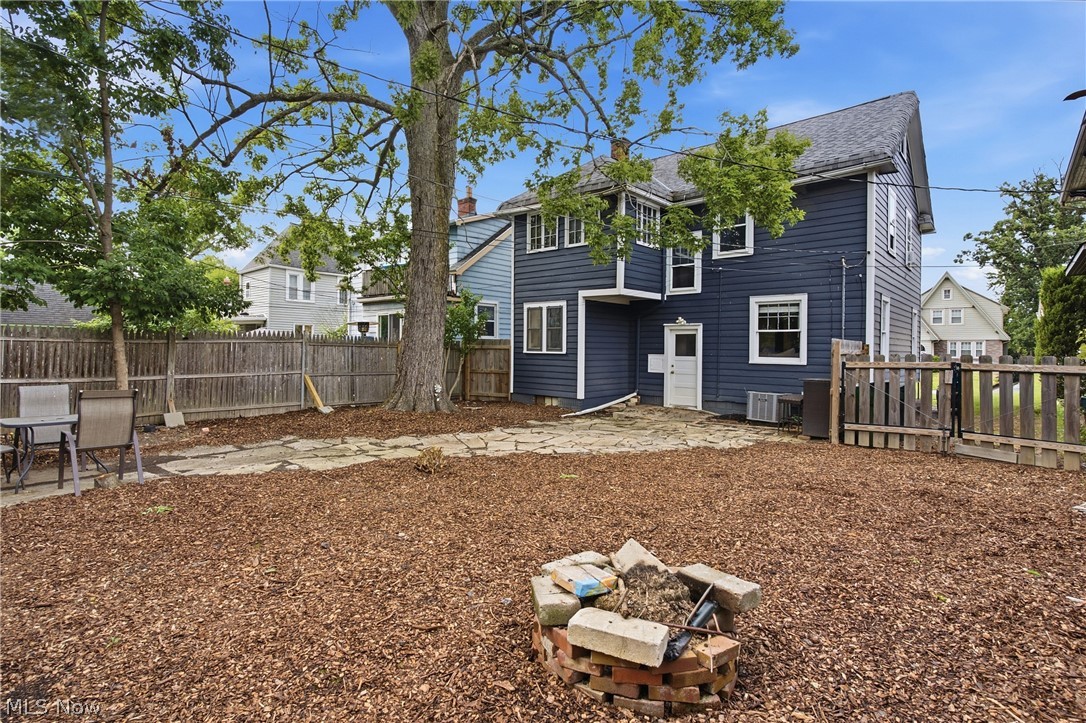323 Denison Avenue Elyria OH 44035