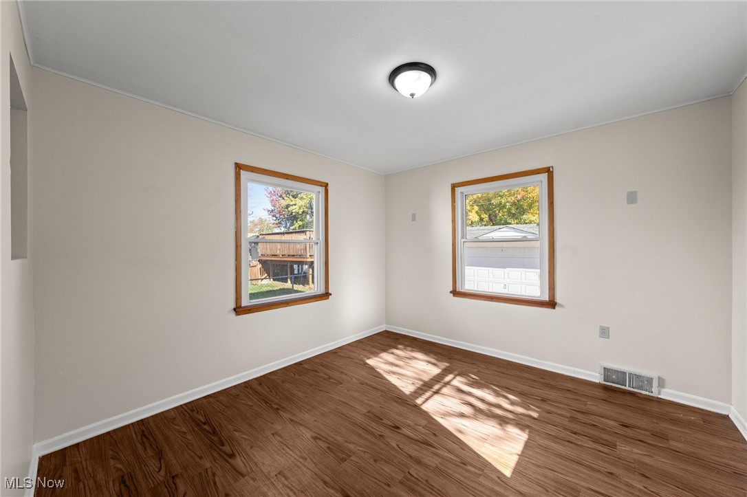 411 E 329th Street Willowick OH 44095