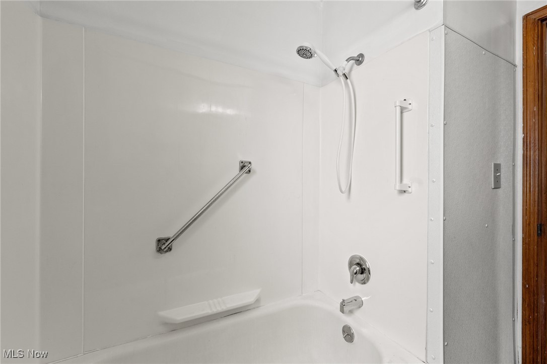 411 E 329th Street Willowick OH 44095