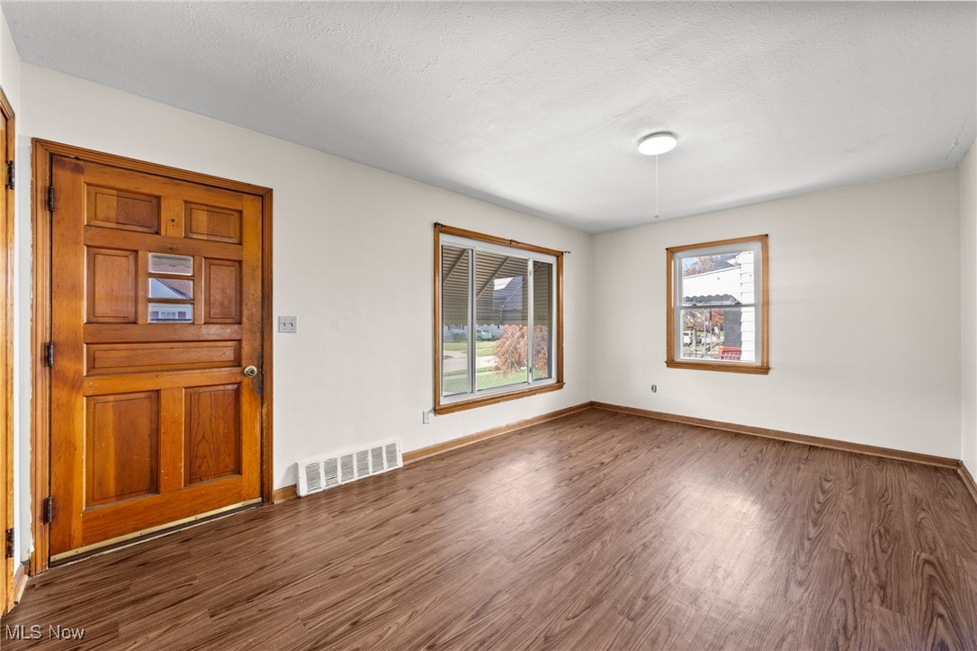 411 E 329th Street Willowick OH 44095