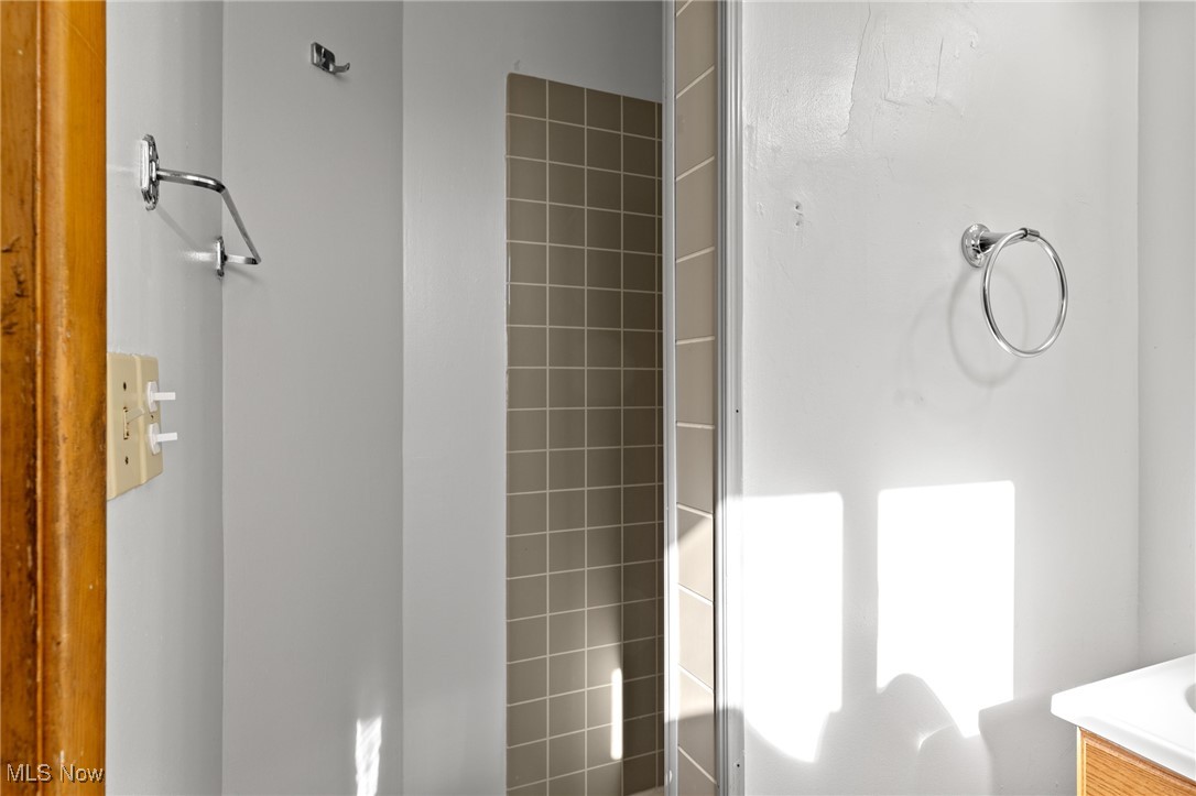 411 E 329th Street Willowick OH 44095