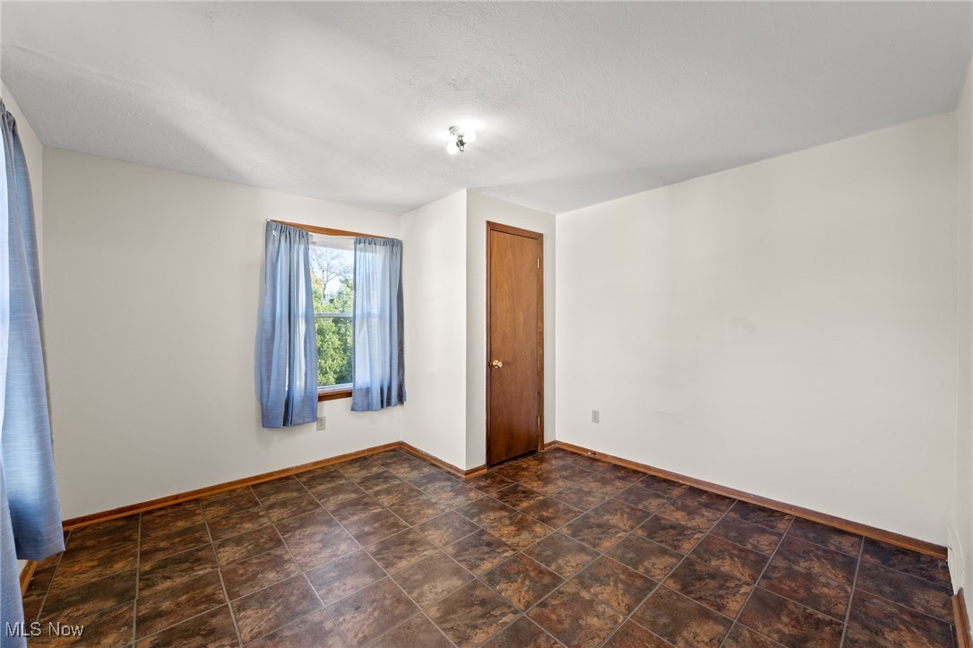 411 E 329th Street Willowick OH 44095