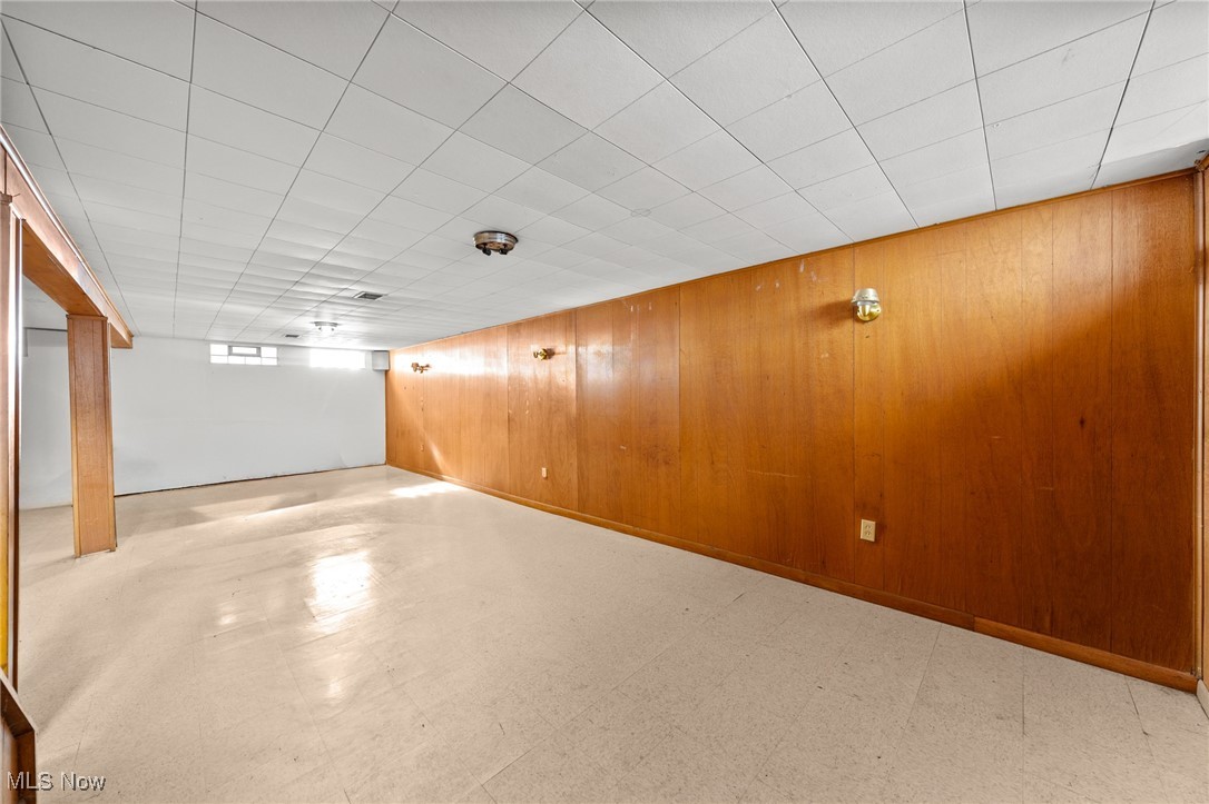 411 E 329th Street Willowick OH 44095