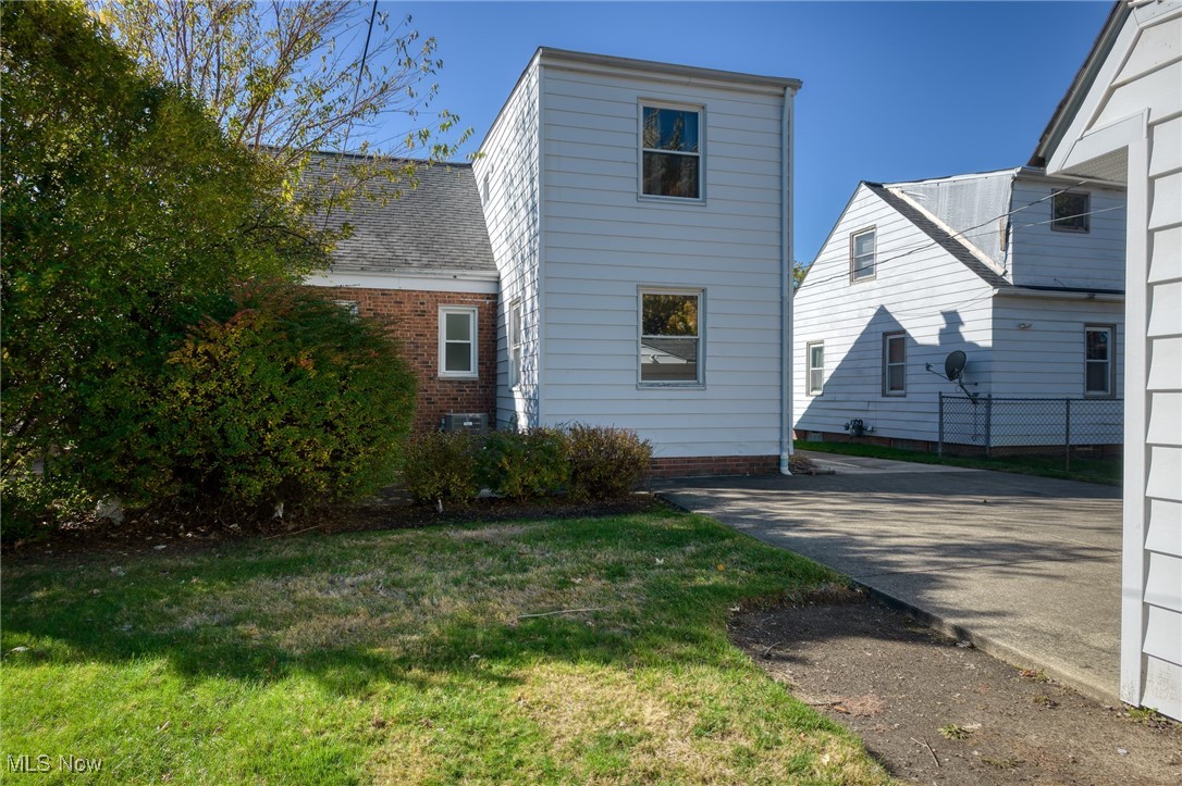 411 E 329th Street Willowick OH 44095