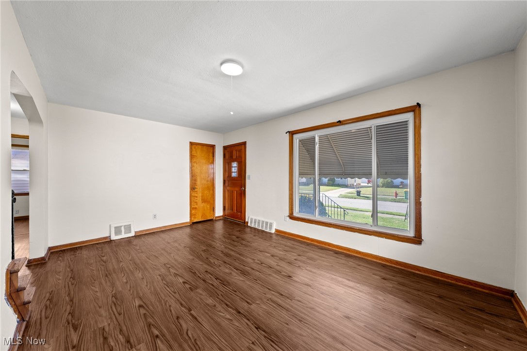 411 E 329th Street Willowick OH 44095