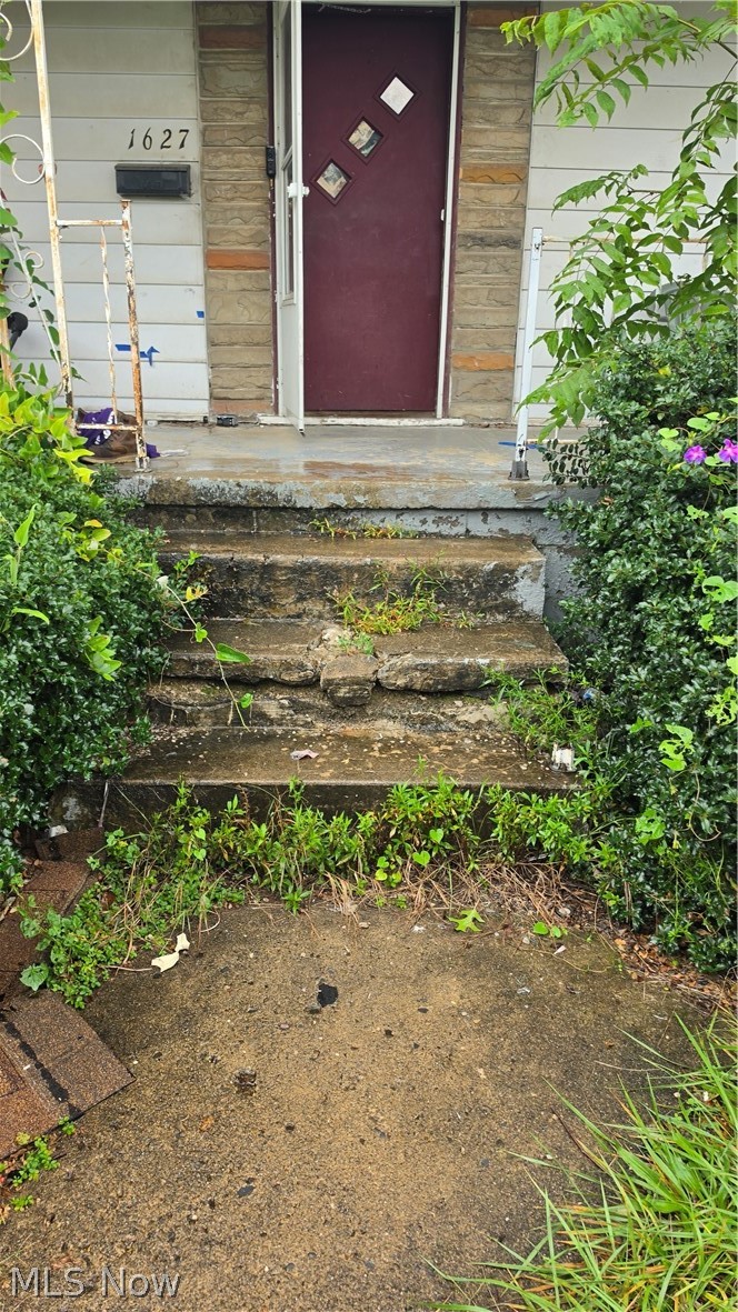 1627 Bonnot Place NE Canton OH 44705