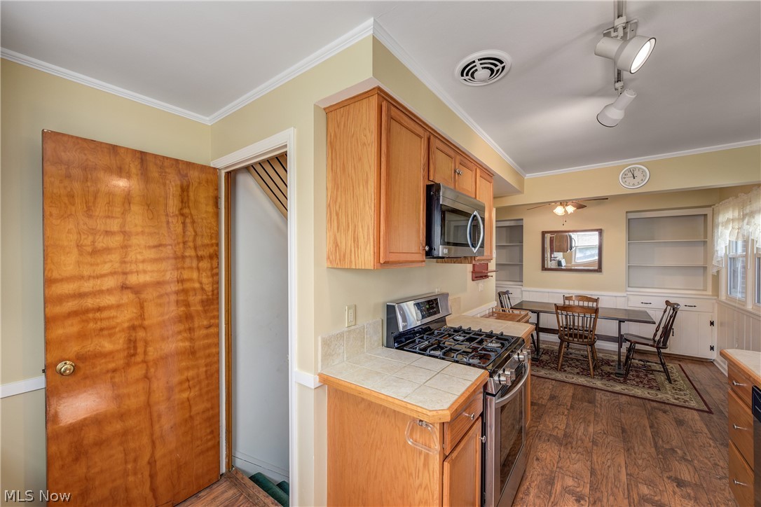 23216 Mildred Avenue North Olmsted OH 44070