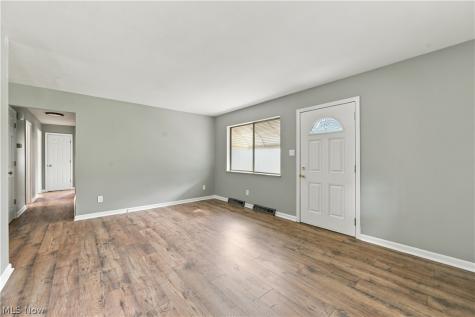 306 E State Street Barberton OH 44203
