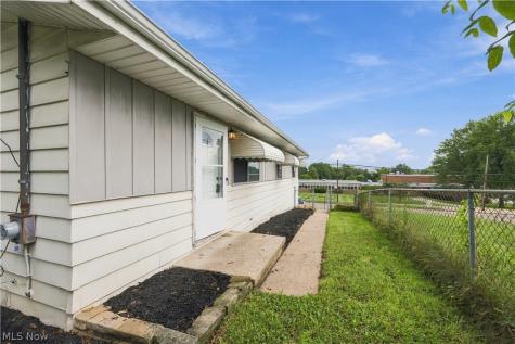 306 E State Street Barberton OH 44203