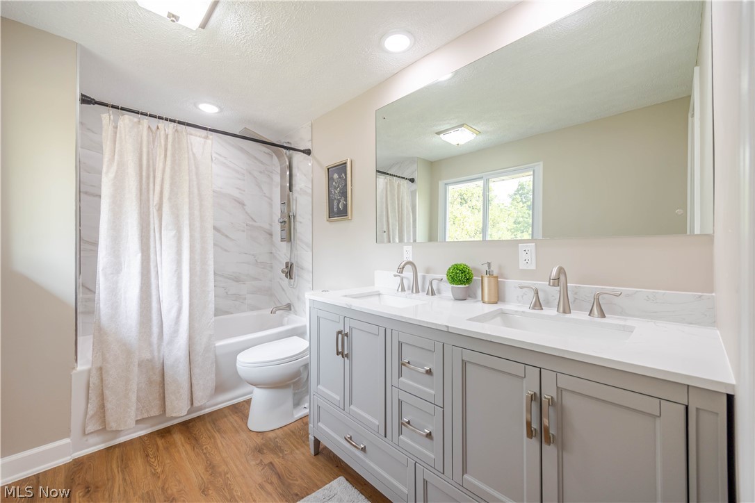 37430 Hunters Ridge Road Solon OH 44139