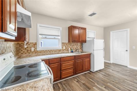 910 Ardella Avenue Akron OH 44306
