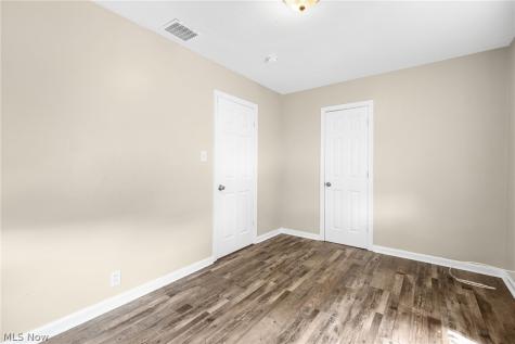 910 Ardella Avenue Akron OH 44306