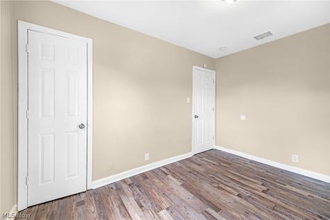 910 Ardella Avenue Akron OH 44306