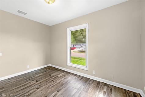 910 Ardella Avenue Akron OH 44306