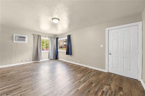 910 Ardella Avenue Akron OH 44306