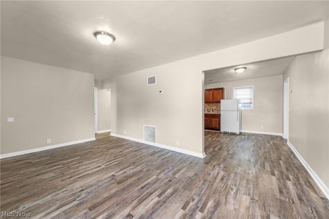 910 Ardella Avenue Akron OH 44306