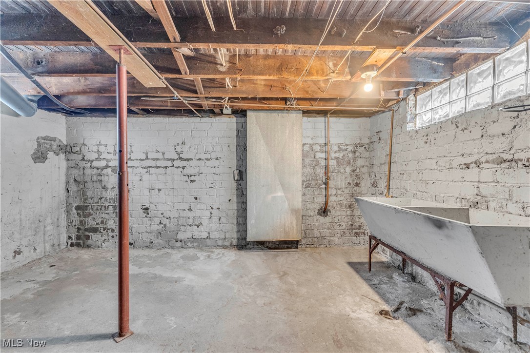 1244 W 69th Street Cleveland OH 44102