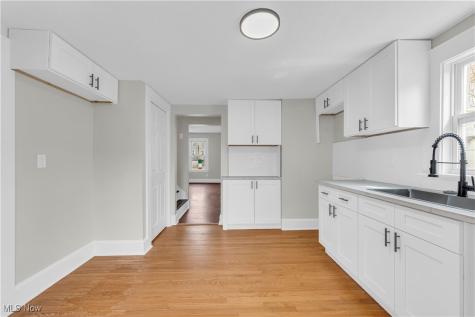 1244 W 69th Street Cleveland OH 44102