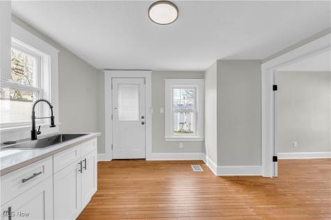 1244 W 69th Street Cleveland OH 44102