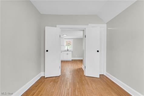 1244 W 69th Street Cleveland OH 44102