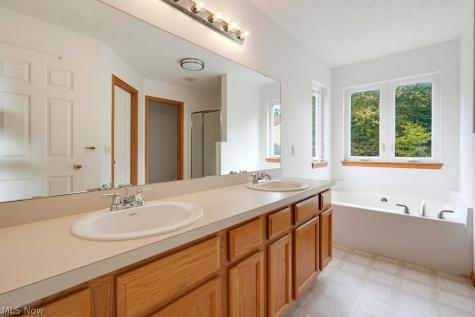 8874 Oliver Court North Ridgeville OH 44039