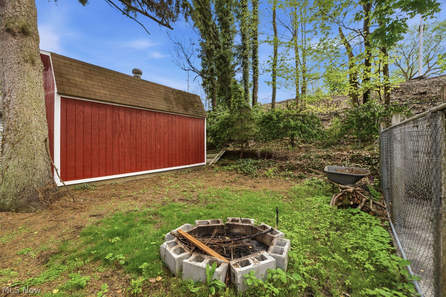 156 Beaver Court Amherst OH 44001