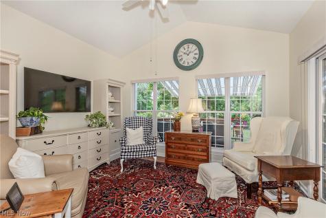 383 Woodside Drive Northfield OH 44067