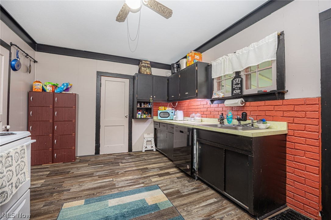 936 S Lawn Avenue Coshocton OH 43812