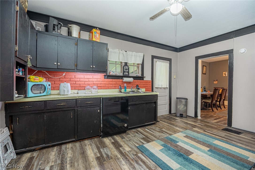 936 S Lawn Avenue Coshocton OH 43812