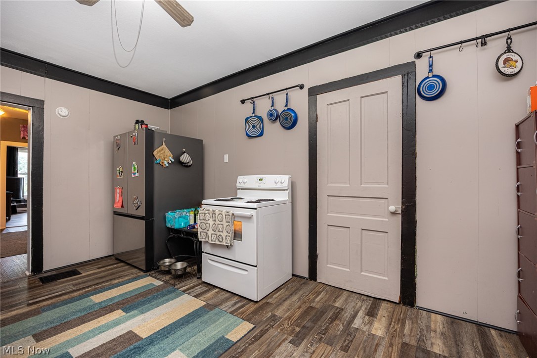 936 S Lawn Avenue Coshocton OH 43812