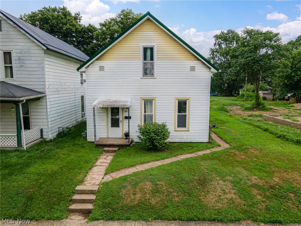 936 S Lawn Avenue Coshocton OH 43812
