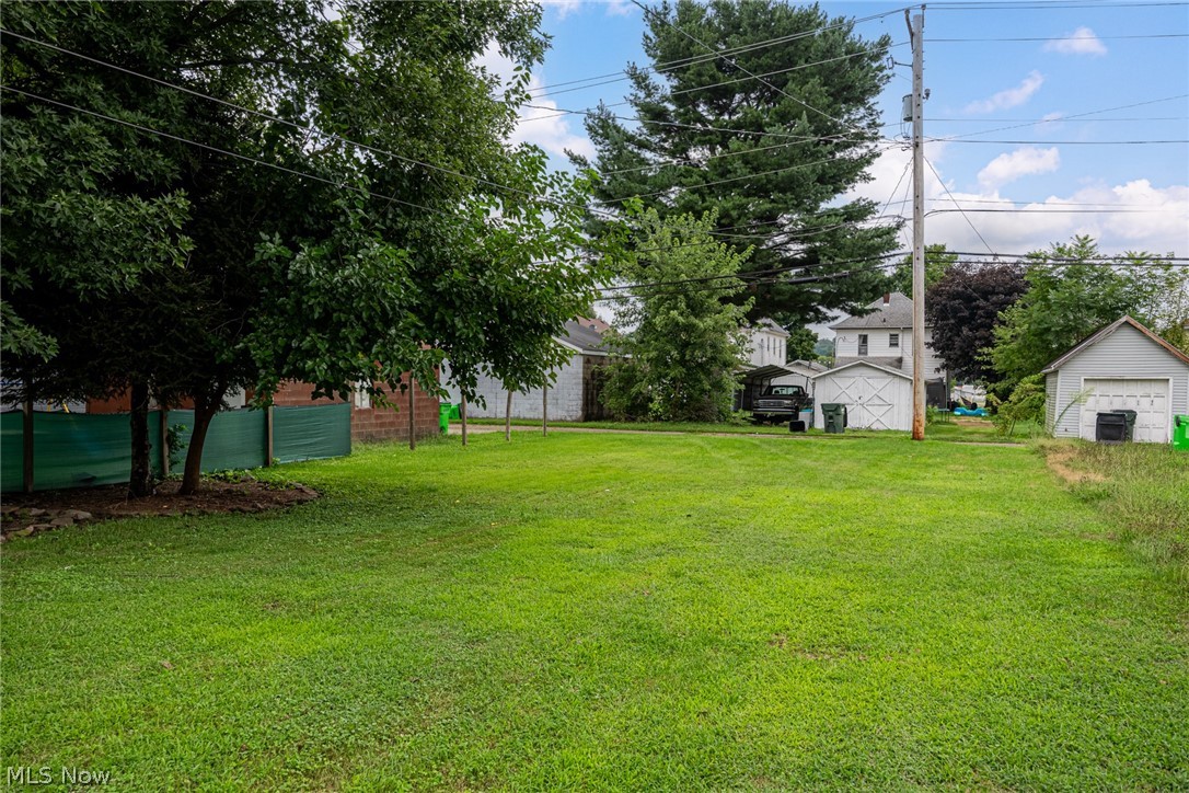 936 S Lawn Avenue Coshocton OH 43812