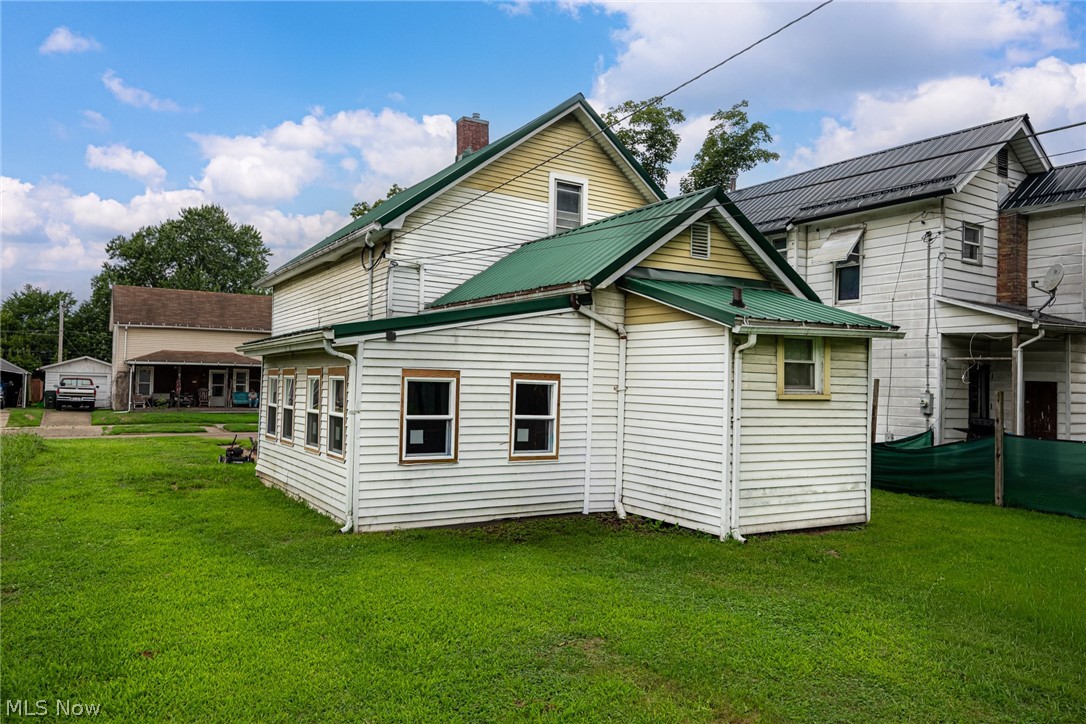 936 S Lawn Avenue Coshocton OH 43812