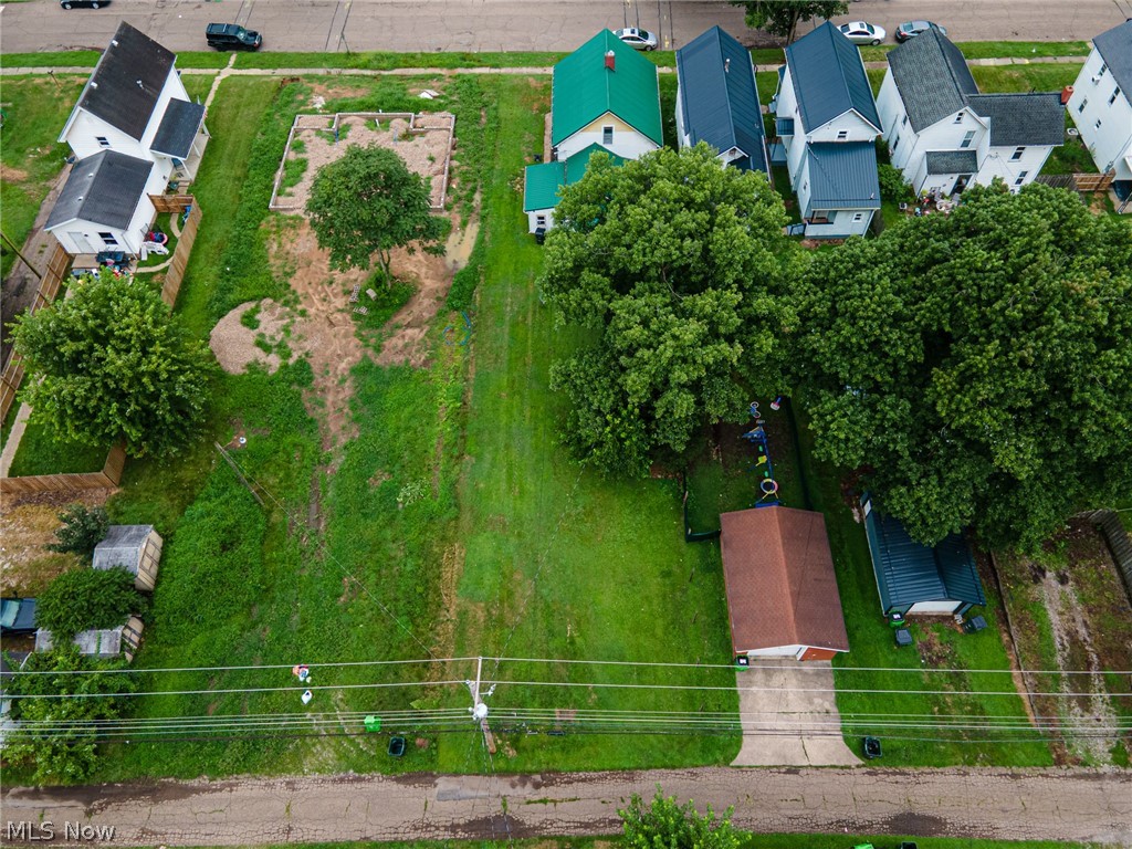936 S Lawn Avenue Coshocton OH 43812