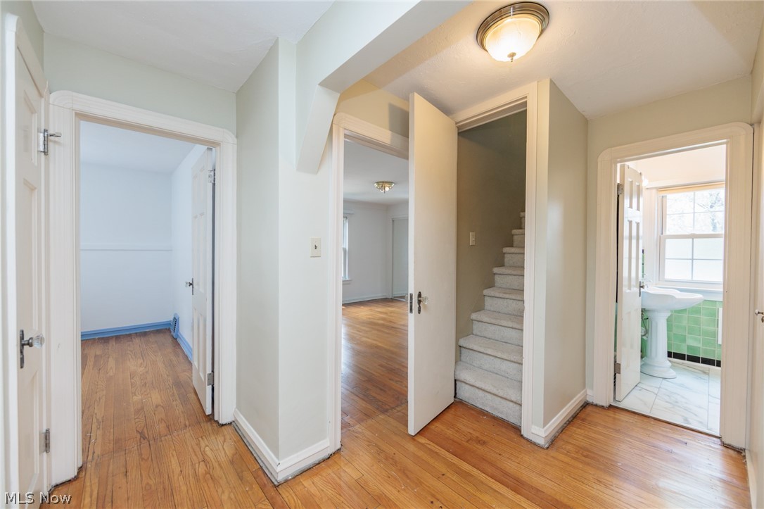 19726 Riverwood Avenue Rocky River OH 44116