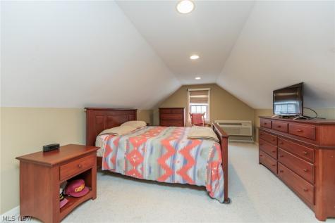19726 Riverwood Avenue Rocky River OH 44116