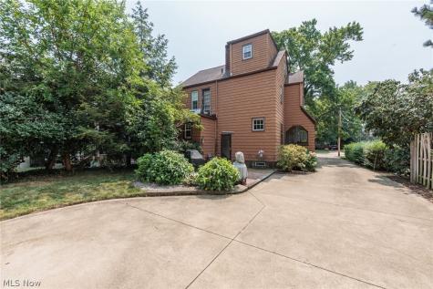 19726 Riverwood Avenue Rocky River OH 44116