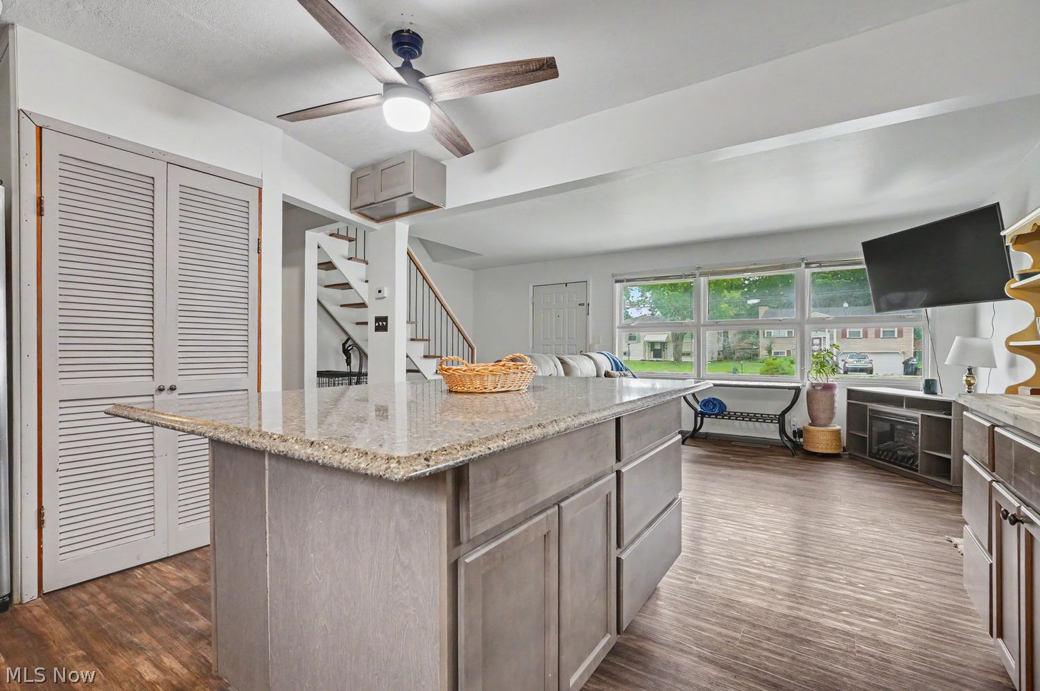 3278 Tod Avenue NW Warren OH 44485