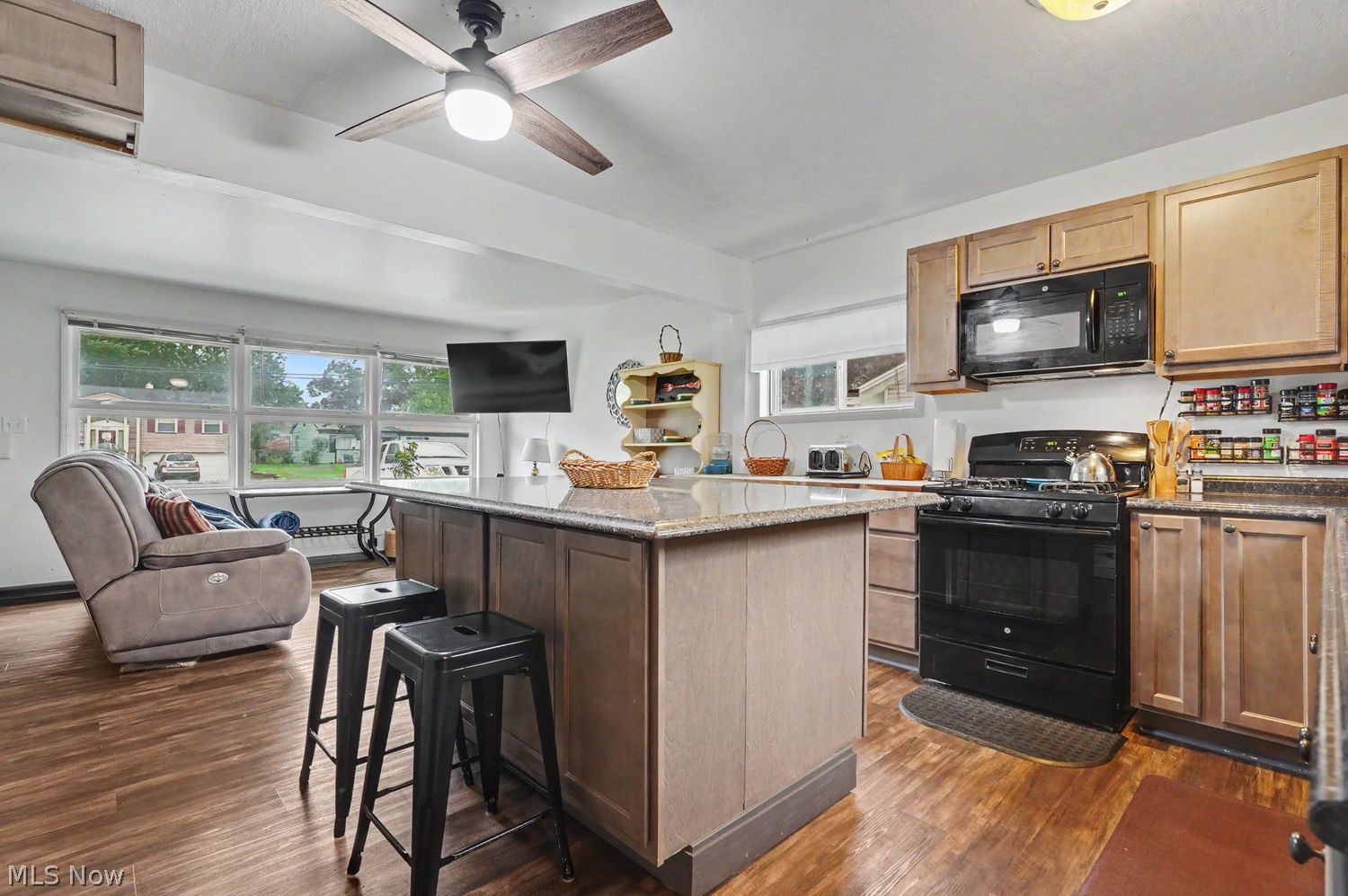 3278 Tod Avenue NW Warren OH 44485