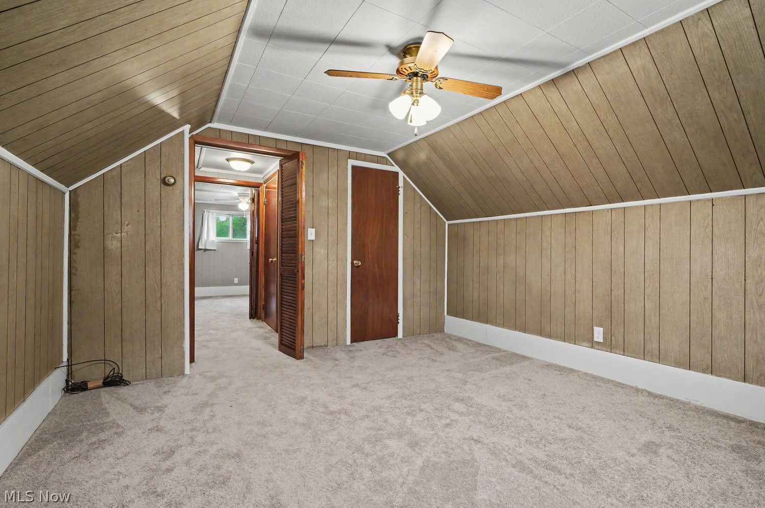 3278 Tod Avenue NW Warren OH 44485