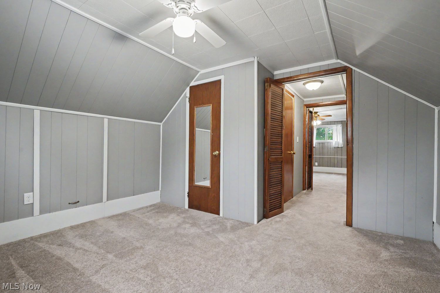 3278 Tod Avenue NW Warren OH 44485