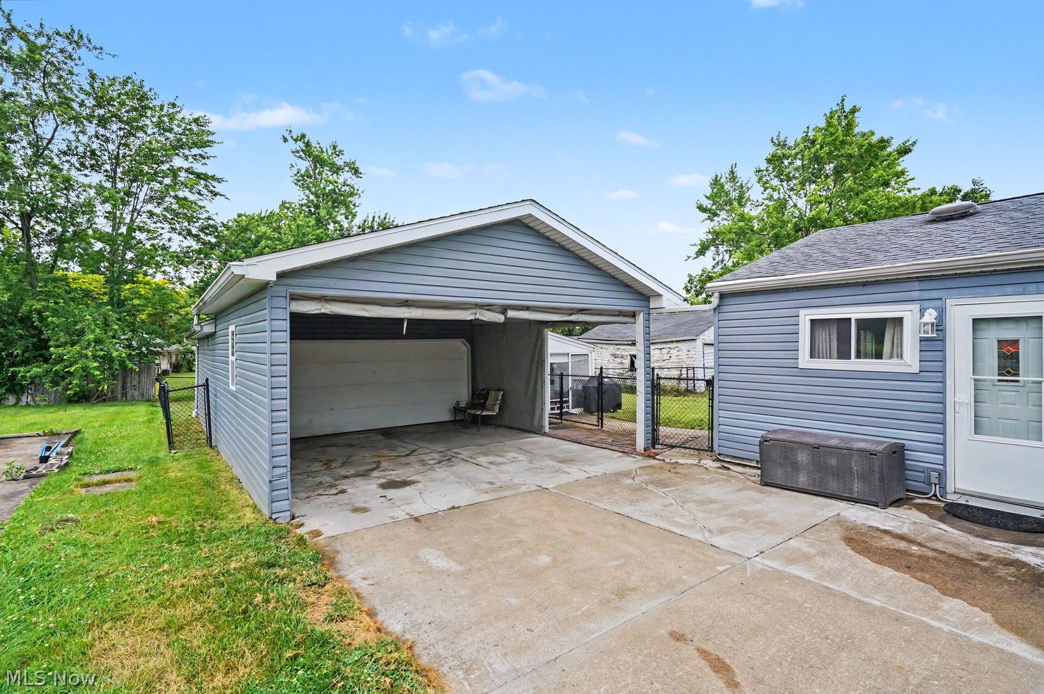 3278 Tod Avenue NW Warren OH 44485