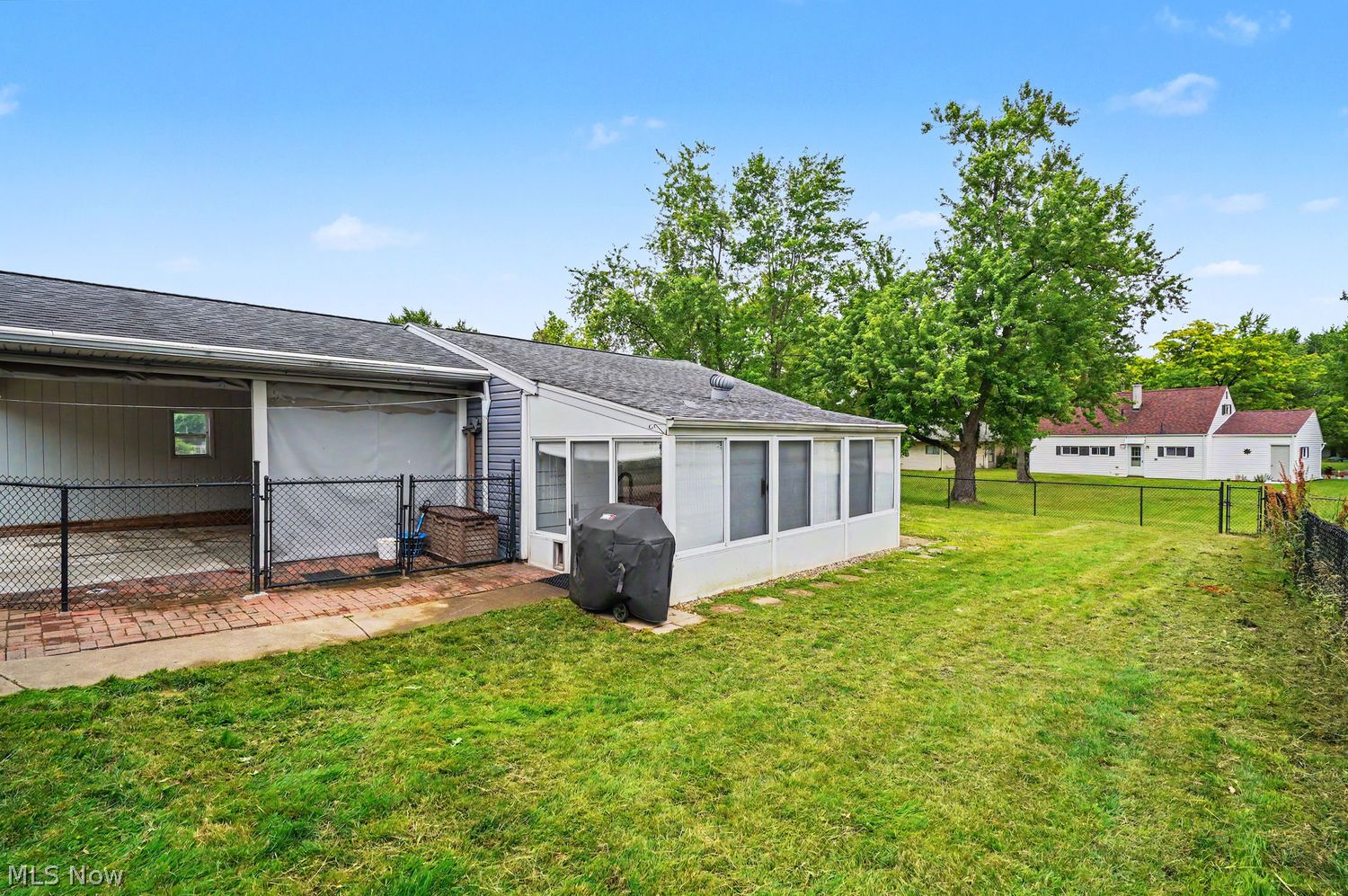 3278 Tod Avenue NW Warren OH 44485
