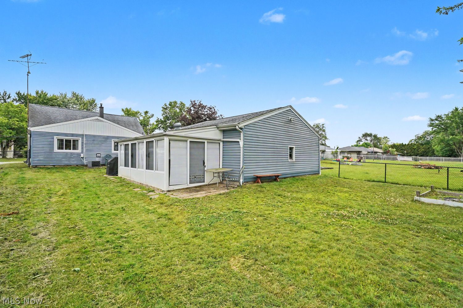 3278 Tod Avenue NW Warren OH 44485