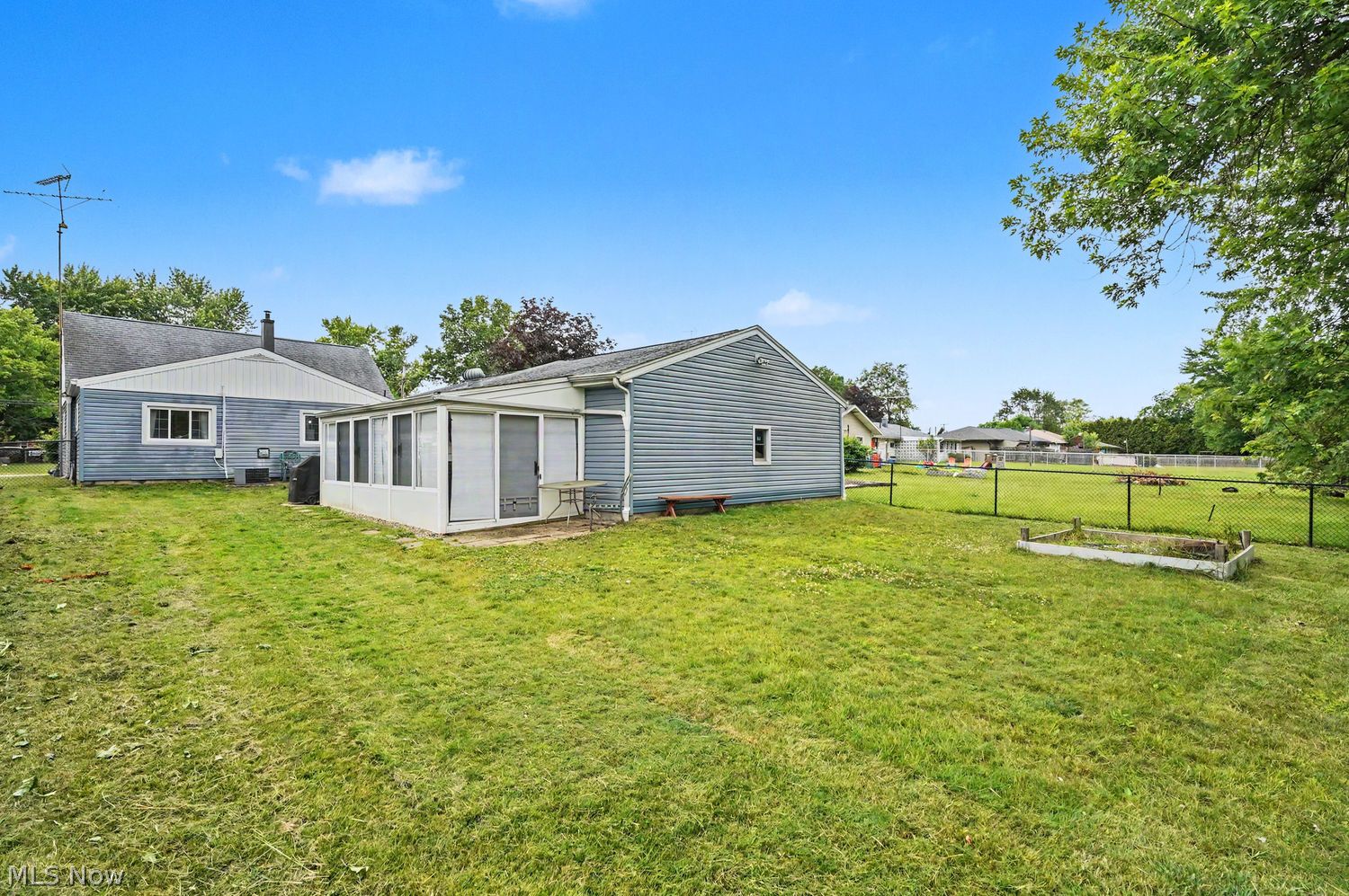 3278 Tod Avenue NW Warren OH 44485