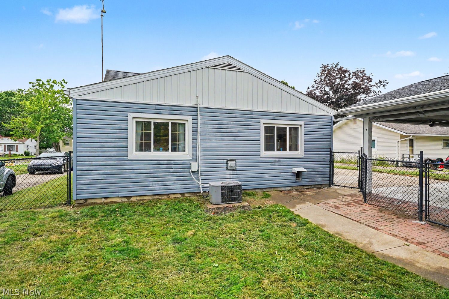 3278 Tod Avenue NW Warren OH 44485