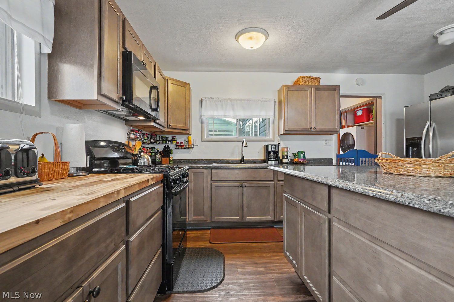 3278 Tod Avenue NW Warren OH 44485