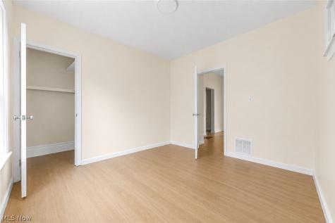 930 Johnston Street Akron OH 44306