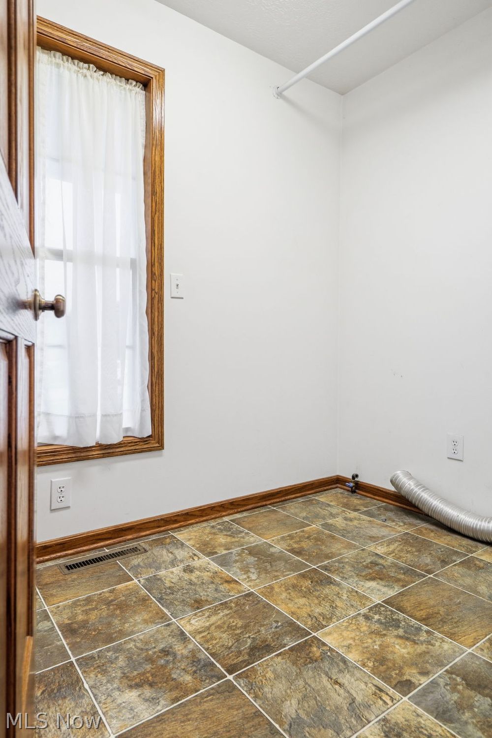 5870 Sky Ridge Avenue NE Louisville OH 44641