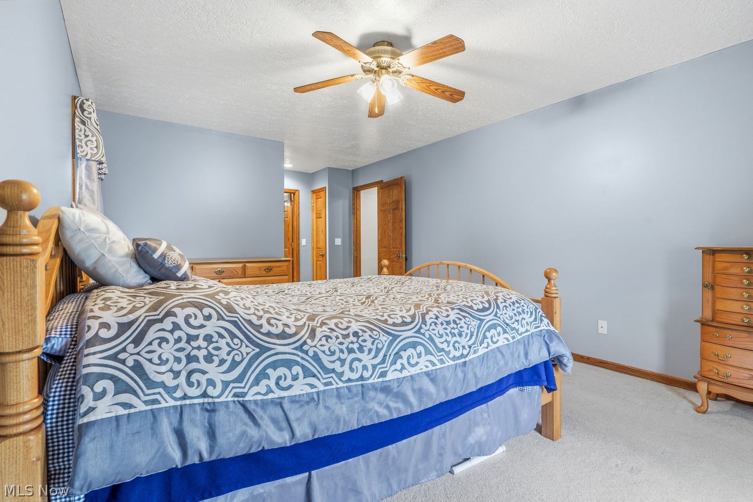 5870 Sky Ridge Avenue NE Louisville OH 44641